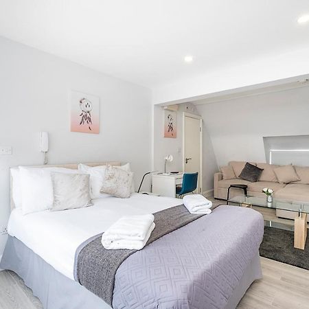 Securematics Superior Studio Apartments Londres Exterior foto