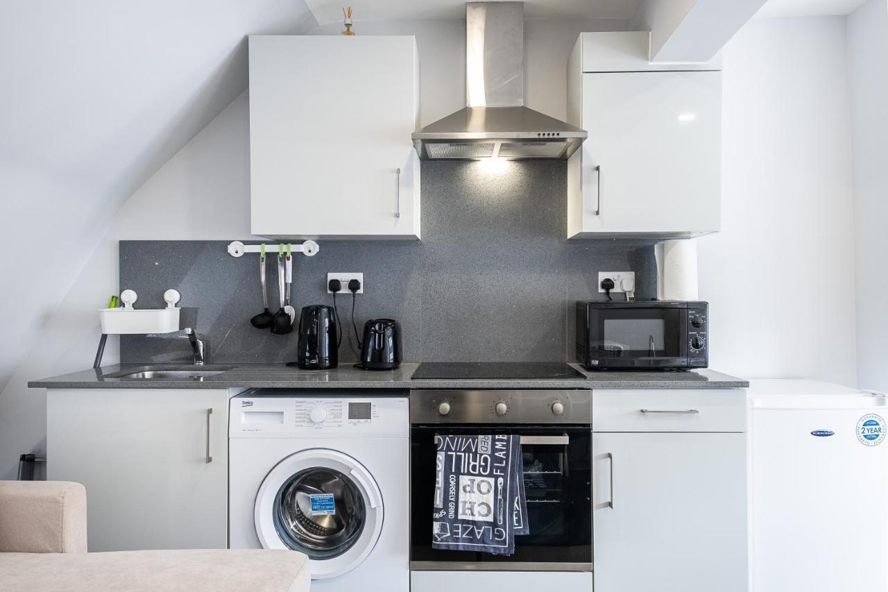 Securematics Superior Studio Apartments Londres Exterior foto
